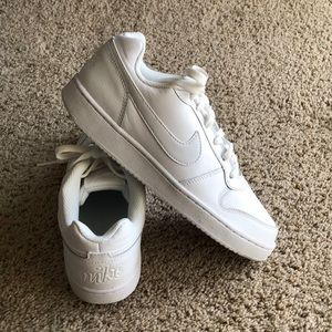 Nike Woman’s Tennis Shoes